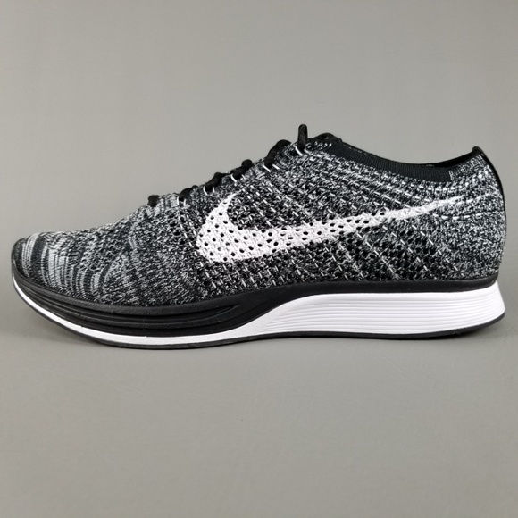 Nike Flyknit Racer 2.0 Oreo Men's Running Shoes 11 - Picture 3 of 8